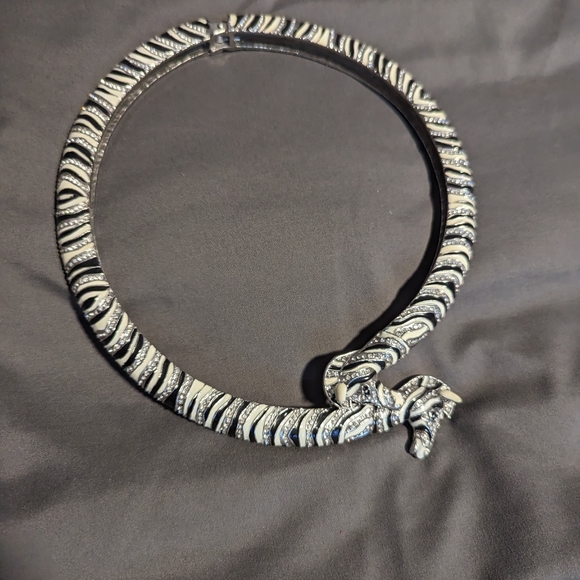 Zebra hinged necklace - Picture 1 of 1
